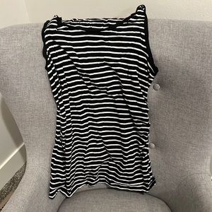 Black and white gap maternity tank